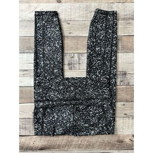 Athleta Ultimate Stash Pocket 7/8 Tight Static Black White | Size small - Picture 3 of 8